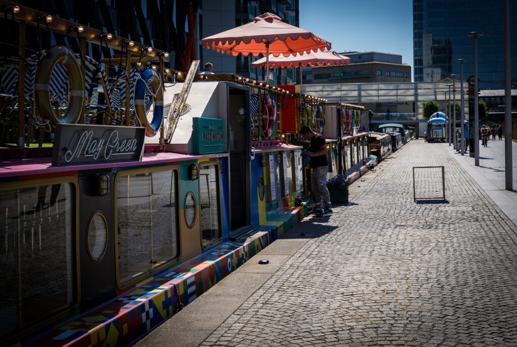 Grand Union Canal boat restaurants