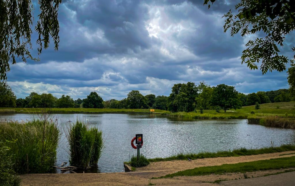 A lake in the middle of Hampstead Heath