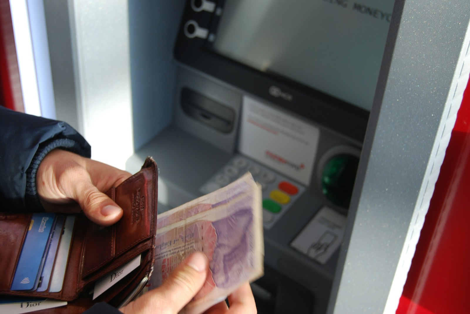 Cash or Card in London? Tips, tricks and etiquette