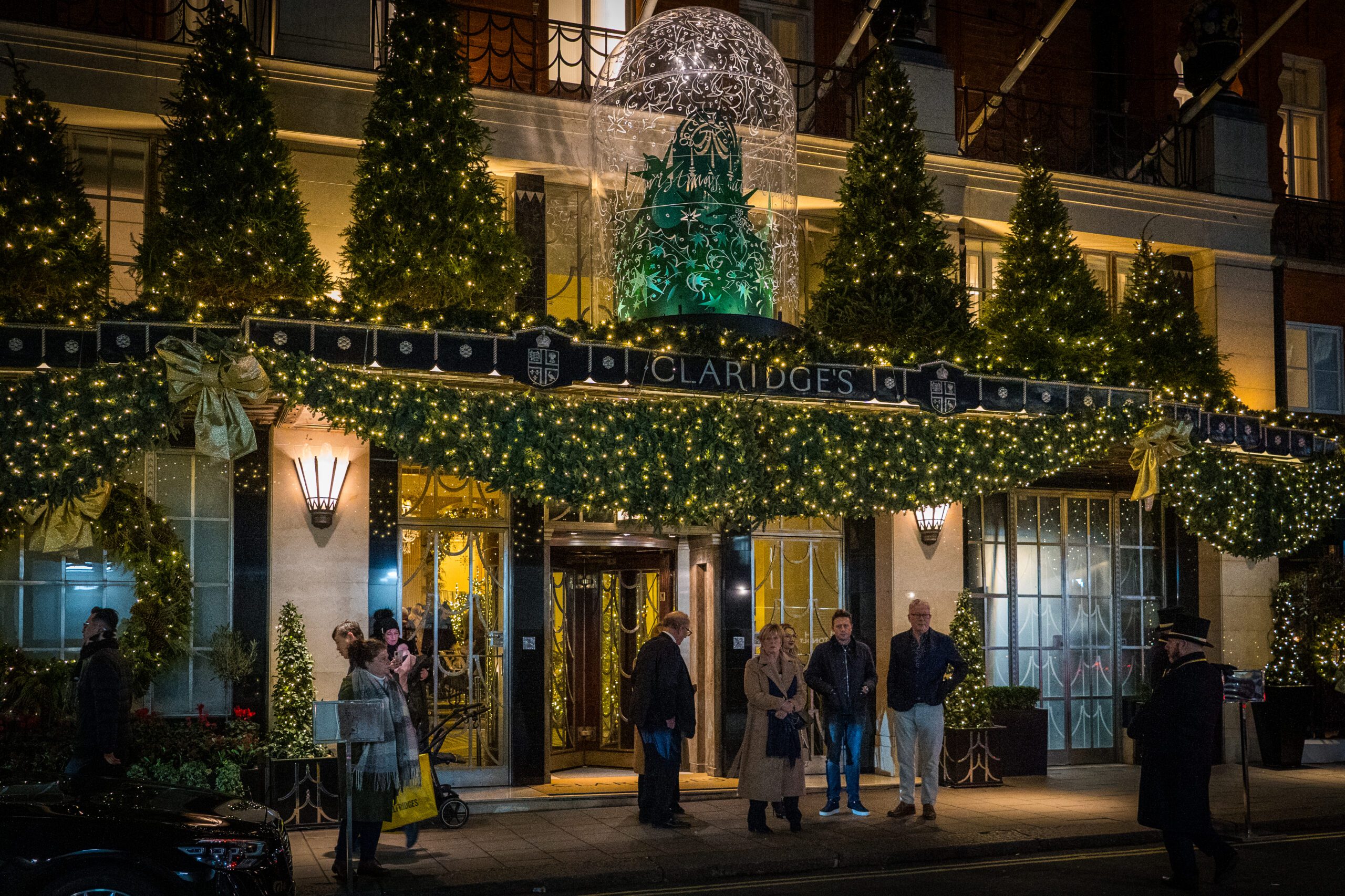 Walk Around Mayfair at Christmas